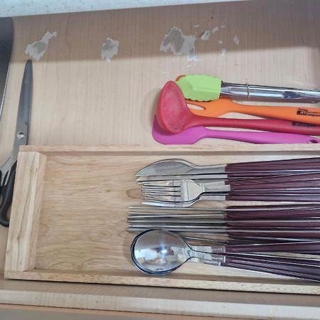 Hongdae Guesthouse 1Min From Hongik Uni Station Exit #1 سيول المظهر الخارجي الصورة