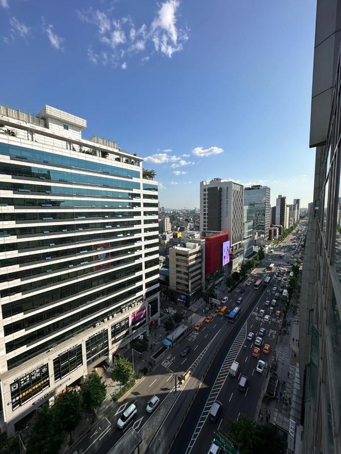 Hongdae Guesthouse 1Min From Hongik Uni Station Exit #1 سيول المظهر الخارجي الصورة