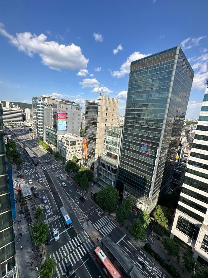Hongdae Guesthouse 1Min From Hongik Uni Station Exit #1 سيول المظهر الخارجي الصورة