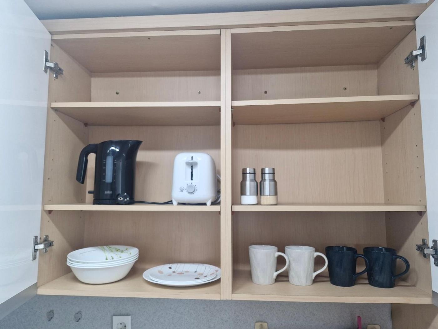 Hongdae Guesthouse 1Min From Hongik Uni Station Exit #1 سيول المظهر الخارجي الصورة